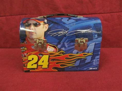 jeff gordon metal lunch box cnt 039056x0|JEFF GORDON Collectible Metal Lunch Box. Dupont Flames .